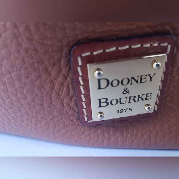 Y2K EUC Dooney & Bourke Leather All Weather Handbag Crossbody!!!! - Picture 3 of 16